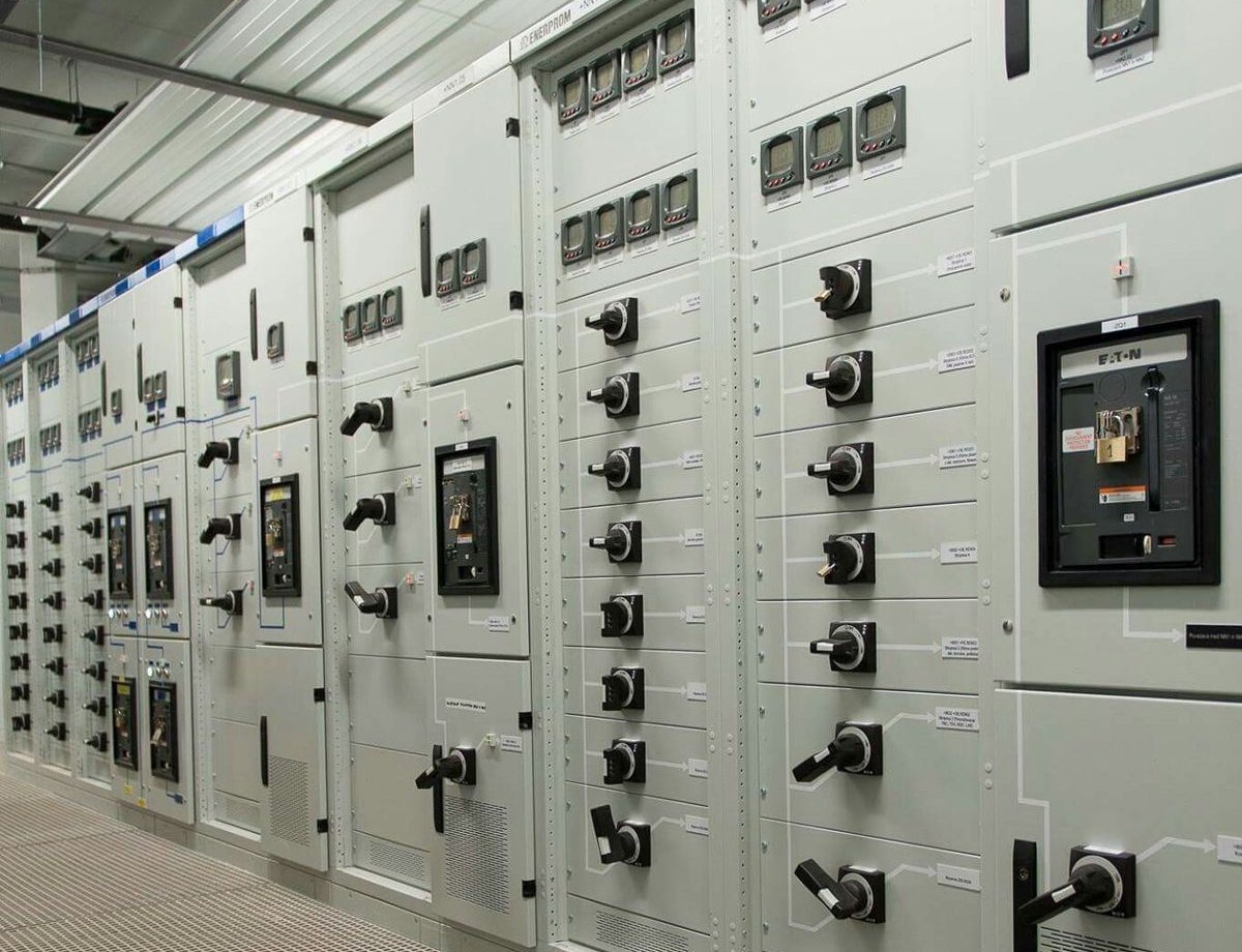 Industrial main switchroom with rows of low-voltage distribution boards
